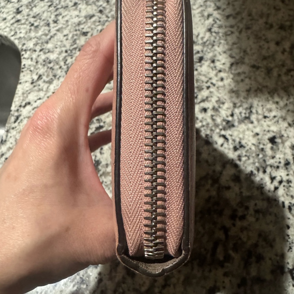 Louis Vuitton Comete Zippy Long Wallet with Silver Accent - Picture 4 of 11